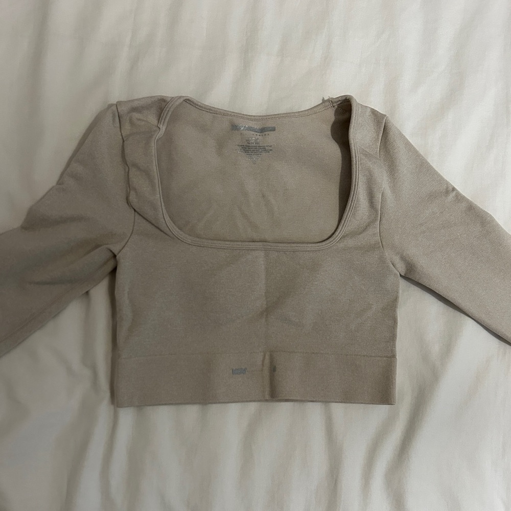 Beige workout set - Picture 2 of 9